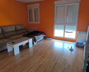 Sala d'estar de Dúplex de lloguer en Toral de los Vados amb Terrassa