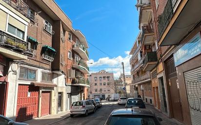 Viviendas casas en venta en Metro Urgel, Madrid | fotocasa