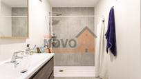 Bathroom of House or chalet for sale in Silla  with Air Conditioner and Terrace