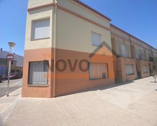 Vista exterior de Casa adosada en venda en Benimuslem amb Terrassa