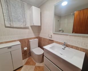 Bathroom of Flat to rent in Alcàsser  with Air Conditioner and Balcony