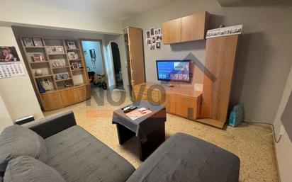 Living room of Flat for sale in Silla  with Air Conditioner and Balcony