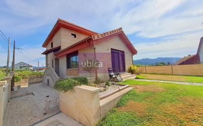 Vista exterior de Casa o xalet en venda en Ponteareas amb Terrassa