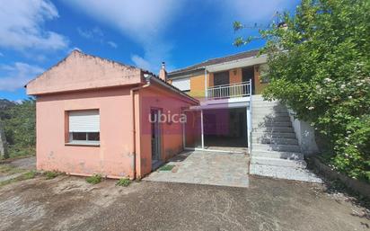 Vista exterior de Casa o xalet en venda en Salvaterra de Miño amb Jardí privat, Terrassa i Traster