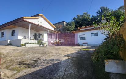 Vista exterior de Casa o xalet en venda en Salvaterra de Miño amb Terrassa