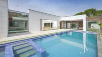 Swimming pool of House or chalet for sale in Las Rozas de Madrid  with Air Conditioner, Terrace and Swimming Pool