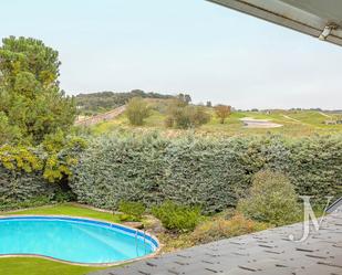 Swimming pool of House or chalet for sale in  Madrid Capital  with Air Conditioner, Terrace and Swimming Pool