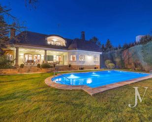 Piscina de Casa o xalet en venda en  Madrid Capital amb Aire condicionat, Calefacció i Jardí privat