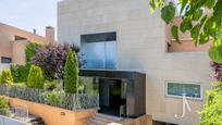 Exterior view of House or chalet for sale in  Madrid Capital  with Air Conditioner, Terrace and Balcony