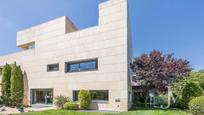 Vista exterior de Casa o xalet en venda en  Madrid Capital amb Aire condicionat, Terrassa i Balcó