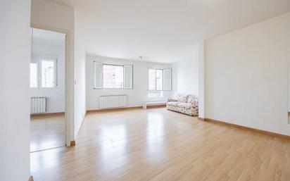 Living room of Flat for sale in  Madrid Capital