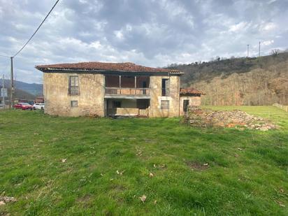 Vista exterior de Casa o xalet en venda en Cangas de Onís amb Terrassa