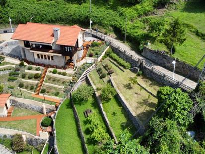 Jardí de Casa o xalet en venda en Ribadesella amb Terrassa i Balcó