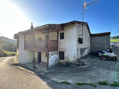 Vista exterior de Casa o xalet en venda en Ribadesella amb Jardí privat i Balcó