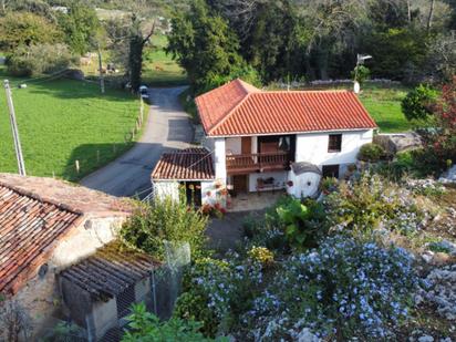 Vista exterior de Casa o xalet en venda en Ribadesella amb Balcó