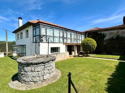 Vista exterior de Casa o xalet en venda en Ribadesella amb Balcó