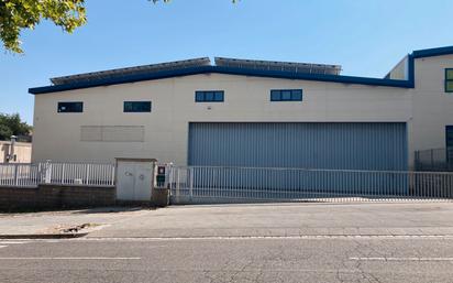 Vista exterior de Nau industrial de lloguer en Igualada