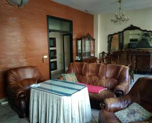 Sala d'estar de Casa o xalet en venda en  Córdoba Capital amb Terrassa i Piscina