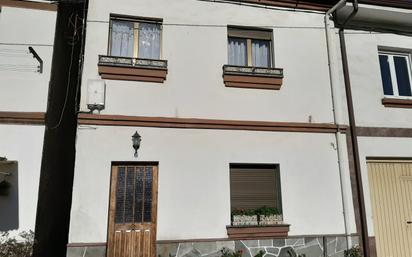 Exterior view of House or chalet for sale in Carreño  with Balcony