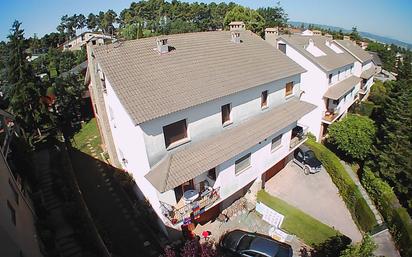 Exterior view of Single-family semi-detached for sale in Olius