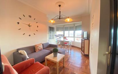 Living room of Flat for sale in Vigo   with Heating, Parquet flooring and Oven