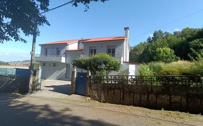 Vista exterior de Casa o xalet en venda en Vigo  amb Balcó