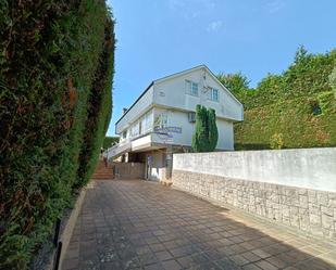 Vista exterior de Casa o xalet en venda en Vigo  amb Terrassa