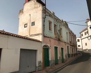 Vista exterior de Casa adosada en venda en Vega de San Mateo amb Terrassa