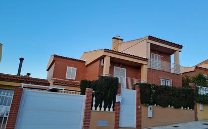 Exterior view of House or chalet for sale in La Guardia de Jaén  with Air Conditioner, Terrace and Swimming Pool