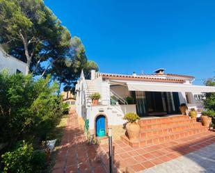 Vista exterior de Casa o xalet en venda en Torredembarra amb Aire condicionat, Calefacció i Jardí privat