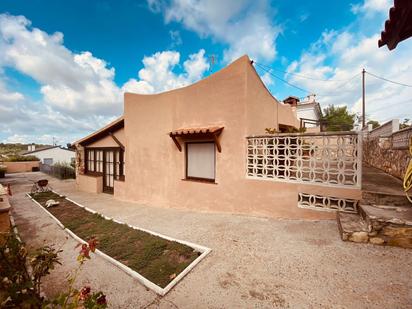 Vista exterior de Casa o xalet en venda en La Pobla de Montornès   amb Terrassa i Piscina