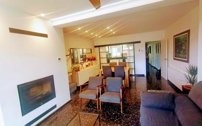 Wohnzimmer von Einfamilien-Reihenhaus zum verkauf in Llagostera mit Terrasse und Balkon