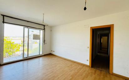 Living room of Flat for sale in La Bisbal d'Empordà