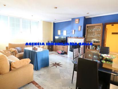 Living room of House or chalet for sale in  Sevilla Capital  with Air Conditioner