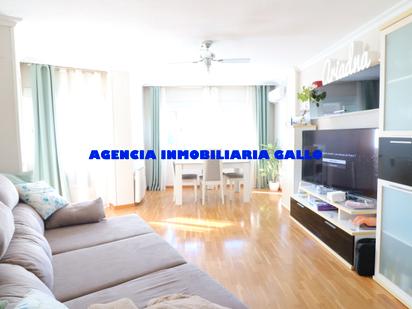 Living room of Flat for sale in  Sevilla Capital  with Air Conditioner and Terrace