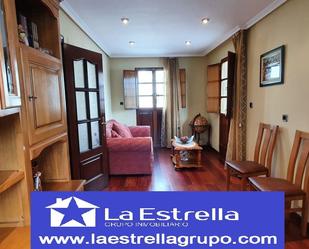 Sala d'estar de Casa o xalet en venda en Grado amb Terrassa i Balcó