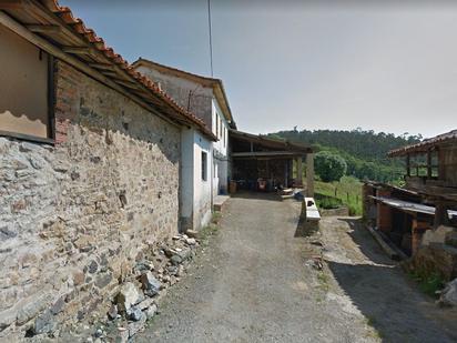 Vista exterior de Casa o xalet en venda en Las Regueras   amb Terrassa i Traster