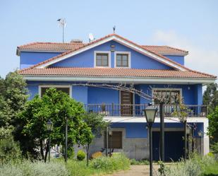 Vista exterior de Casa o xalet en venda en Corvera de Asturias amb Calefacció, Jardí privat i Parquet