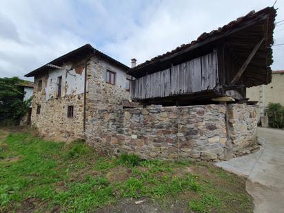 Exterior view of House or chalet for sale in Belmonte de Miranda  with Terrace and Balcony