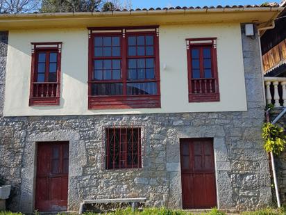 Vista exterior de Casa o xalet en venda en Grado amb Calefacció, Traster i Balcó