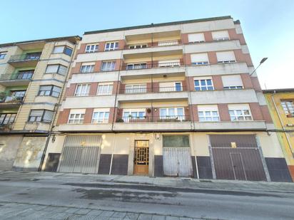 Vista exterior de Pis en venda en Langreo amb Calefacció, Terrassa i Balcó