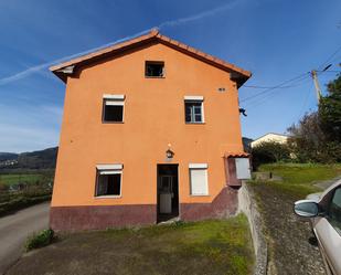 Vista exterior de Casa o xalet en venda en Candamo amb Calefacció, Jardí privat i Terrassa