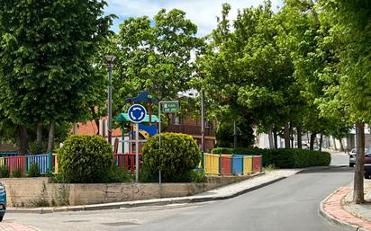 Vista exterior de Casa adosada en venda en Ciempozuelos amb Terrassa