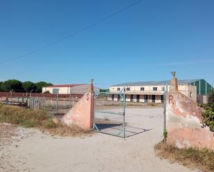 Vista exterior de Nau industrial en venda en Alcazarén
