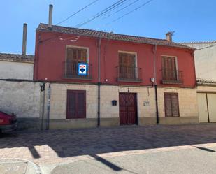 Vista exterior de Casa adosada en venda en Valoria la Buena