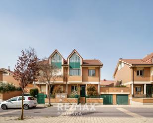 Exterior view of Single-family semi-detached for sale in Valladolid Capital  with Terrace