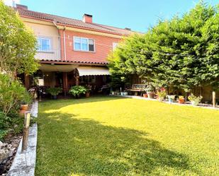 Jardí de Casa o xalet en venda en Arroyo de la Encomienda amb Aire condicionat i Terrassa