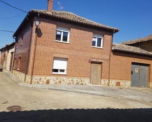 Vista exterior de Casa o xalet en venda en Herrín de Campos amb Terrassa