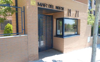 Exterior view of Flat to rent in Paracuellos de Jarama  with Swimming Pool