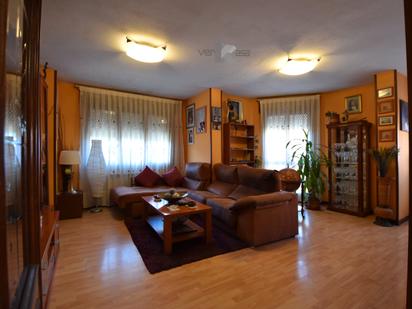 Living room of Duplex for sale in Pinto  with Air Conditioner, Terrace and Balcony